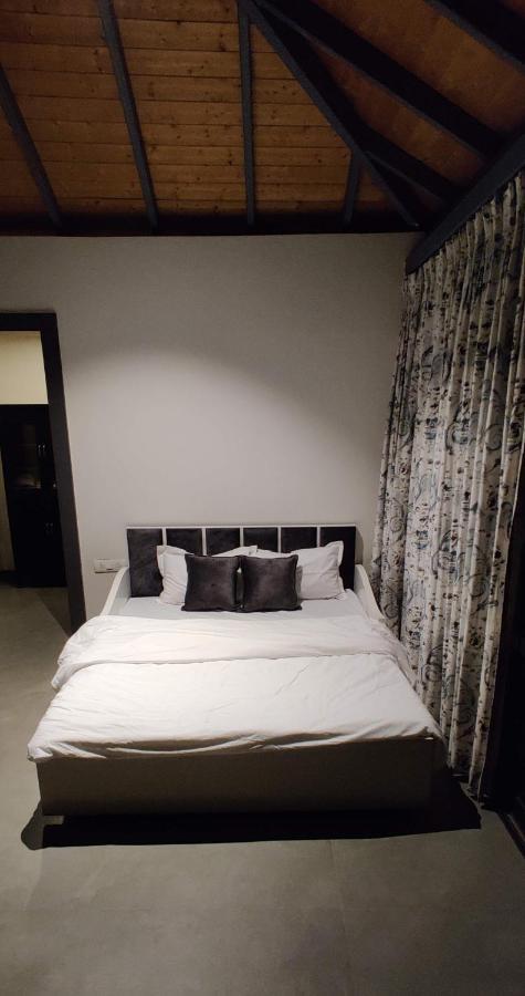 Shakuntala Farms - Rustic Farmstay With Modern Comforts 나식 외부 사진