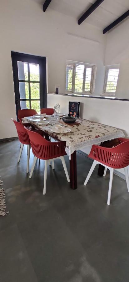 Shakuntala Farms - Rustic Farmstay With Modern Comforts 나식 외부 사진